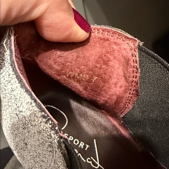 REPORT Signature‎ Women's White Crackled pointed Toe Ankle Boots Size 7 - Picture 2 of 11